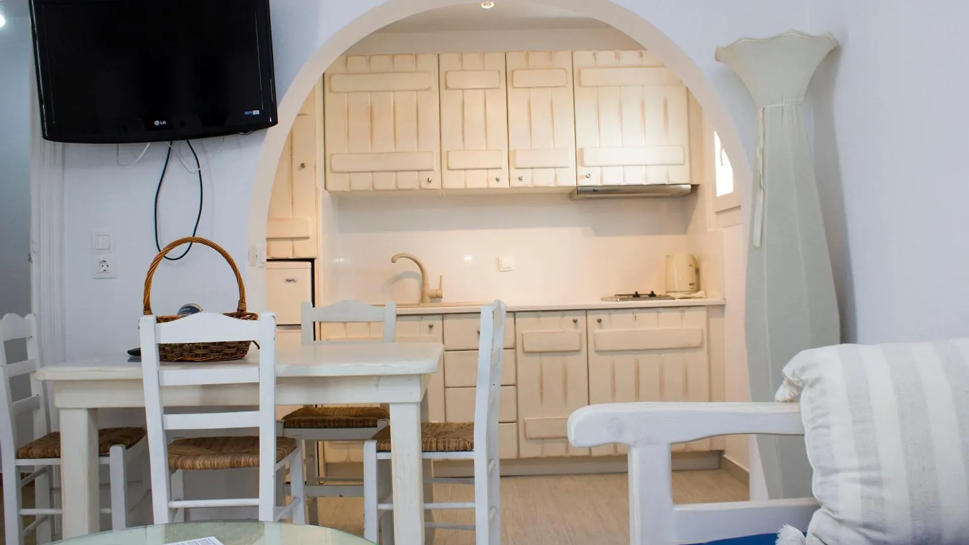 ** מלון דירות אורנוס Gelos House יוון