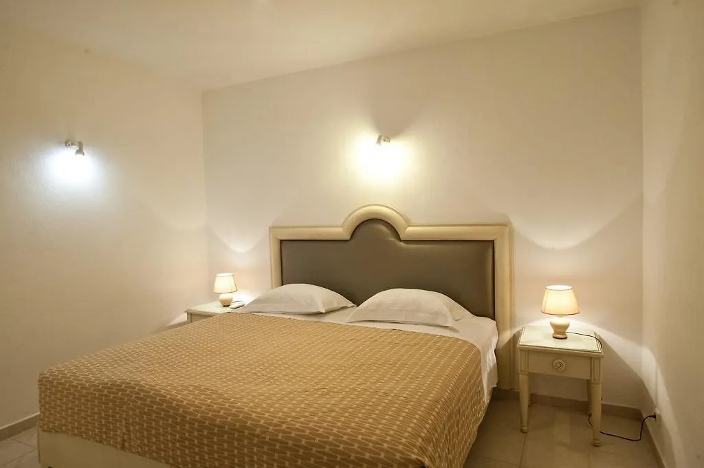אורנוס Gelos House 2*,  יוון