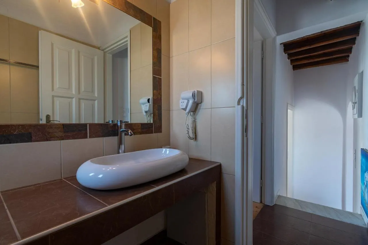 אורנוס Gelos House מלון דירות